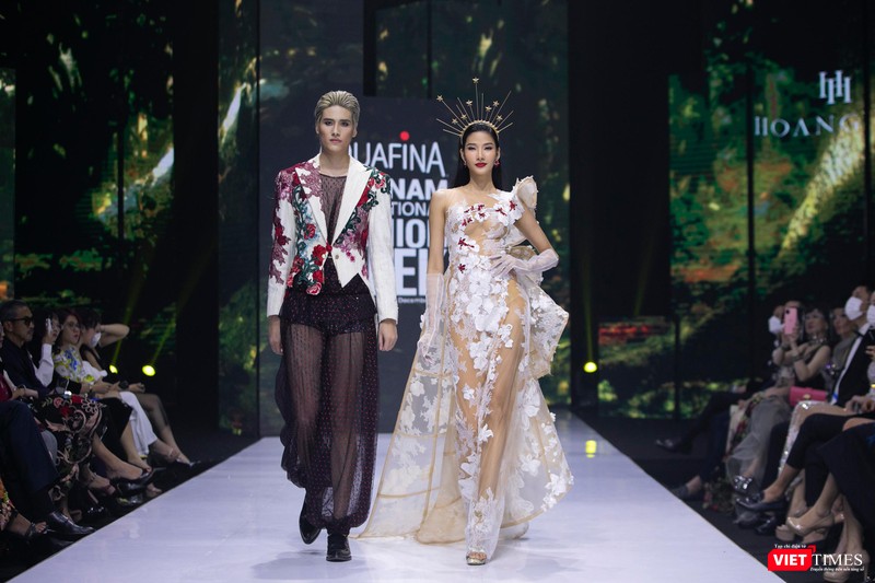 BST mang tên REBORN - Hồi sinh BST mang tên REBORN - Hồi sinh