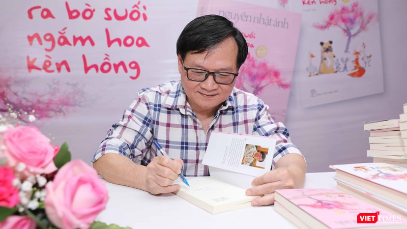 Trong ngày phát hành 16-11, có 15 điểm bán sách chính trên toàn quốc có chữ ký của nhà văn Nguyễn Nhật Ánh