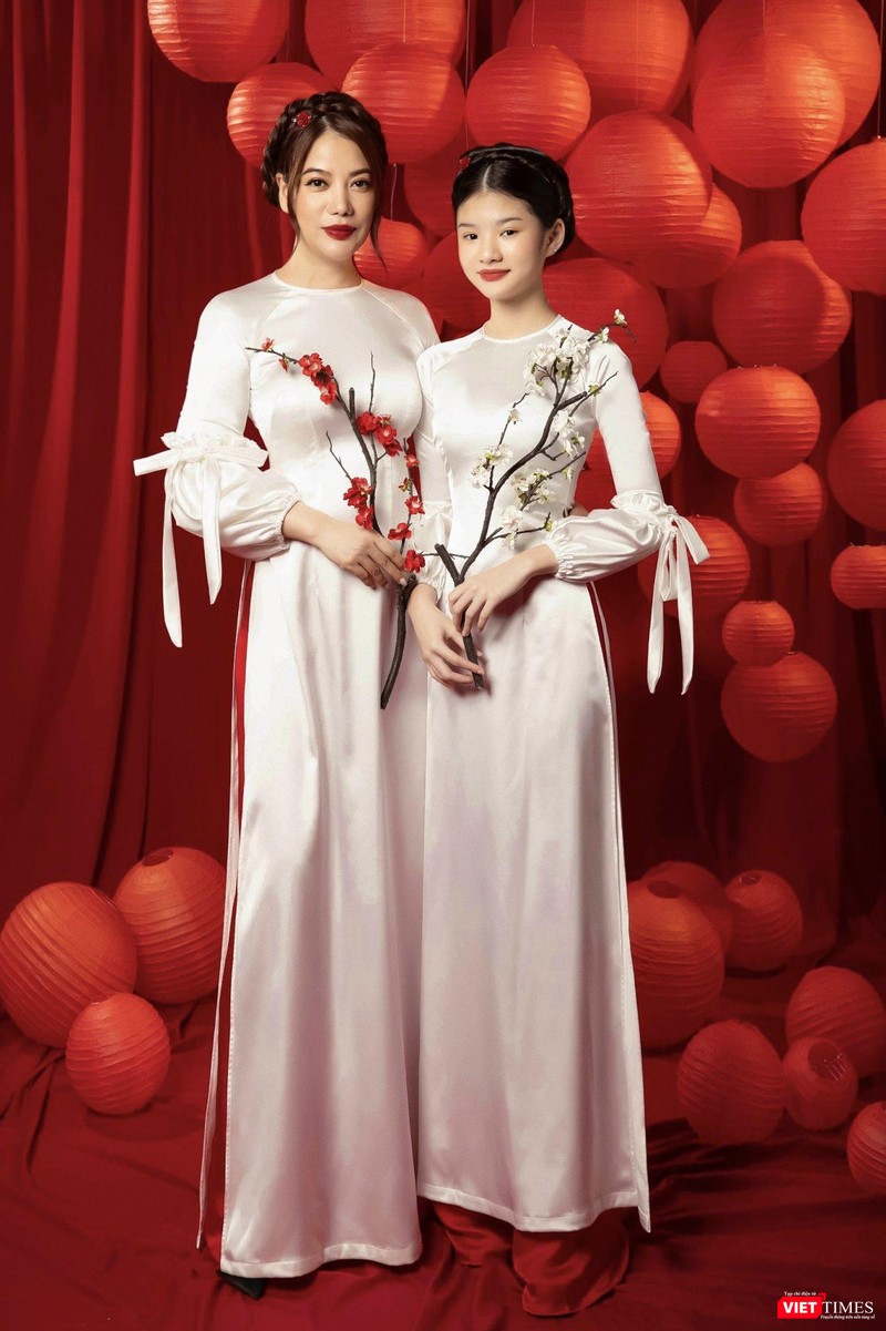 Trương Ngọc Ánh cùng chồng cũ là diễn viên, nhà sản xuất Trần Bảo Sơn đang tạo mọi điều kiện để con gái được phát triển tự nhiên