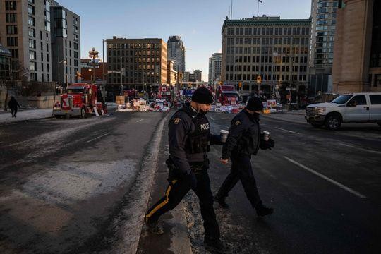 Biểu tình chống vaccine Covid-19 ở Ottawa hôm thứ hai (Ảnh: GETTY) Biểu tình chống vaccine Covid-19 ở Ottawa hôm thứ hai (Ảnh: GETTY)