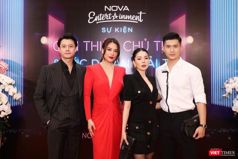 Diễn viên Anh Dũng, ca sĩ Lệ Quyên đến chúc mừng tân Chủ tịch Nova Entertainment Trương Ngọc Ánh 