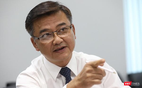 Bác sĩ Lê Quốc Hùng - Trưởng khoa Bệnh nhiệt đới, Bệnh viện Chợ Rẫy nói về thuốc đặc trị COVID-19 Molnupiravir Bác sĩ Lê Quốc Hùng - Trưởng khoa Bệnh nhiệt đới, Bệnh viện Chợ Rẫy nói về thuốc đặc trị COVID-19 Molnupiravir