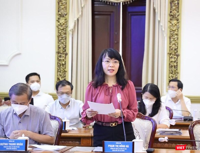 Giám đốc Sở Tài Chính TP.HCM Phạm Thị Hồng Hà đánh giá về công tác thu ngân sách trên địa bàn. Ảnh: Linh Nhi