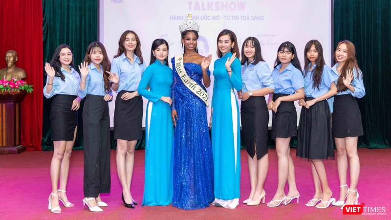 Miss Earth 2021, Hoa hậu Trái đất Destiny Wagner giao lưu với sinh viên Đại học Tây Đô