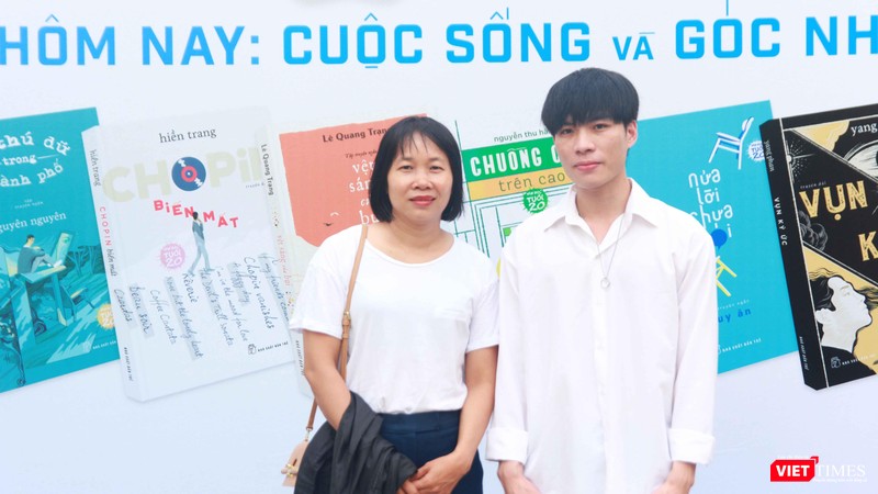 Nhà văn Nguyễn Ngọc Tư và tác giả đoạt giải Văn học tuổi 20 lần 7