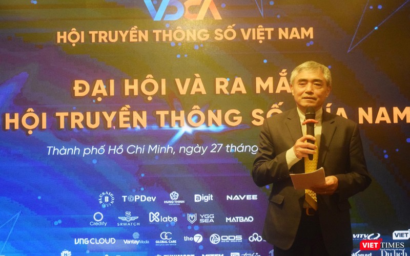 Chủ tịch Hội Truyền thông số Việt Nam - ông Nguyễn Minh Hồng phát biểu chỉ đạo tại sự kiện. Ảnh: Hòa Bình
