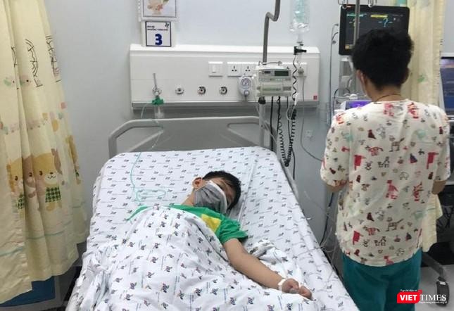 Bệnh nhi đã may mắn vượt qua nguy kịch sau khi được bác sĩ nỗ lực cứu chữa. Ảnh: BV Nhi đồng TP
