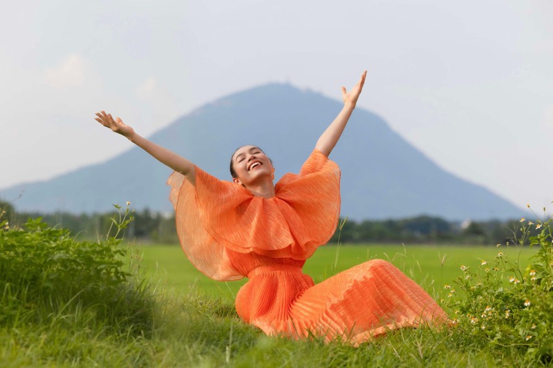 Hoàng My hy vọng thiên nhiên nơi đây mãi giữ được sự hoang sơ Hoàng My hy vọng thiên nhiên nơi đây mãi giữ được sự hoang sơ