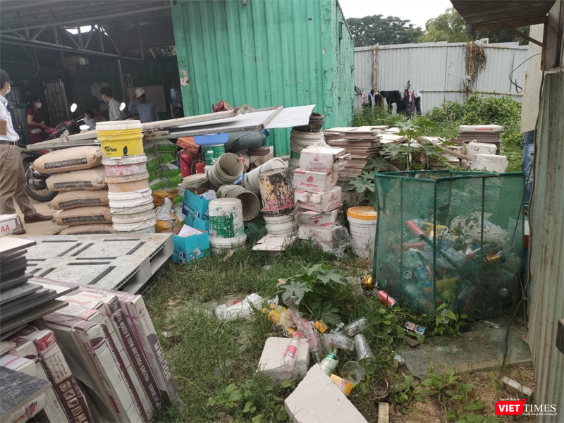 Một số vật liệu xây dựng và rác thải rải rác có nguy cơ đọng nước phát sinh lăng quăng