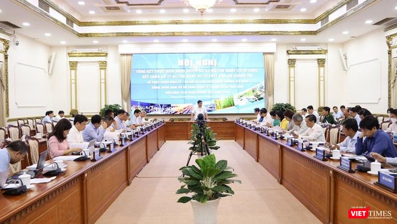 Toàn cảnh hội nghị đánh giá tình hình phát triển kinh tế - xã hội vùng Đông Nam Bộ sáng 12/7.