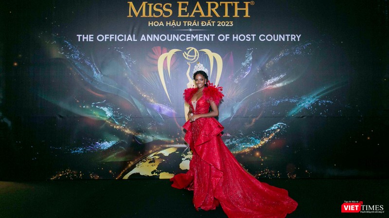 Hoa hậu Destiny Evelyn Wagner khuyên Thạch Thu Thảo: “Hãy tôn vinh bản sắc cá thể"