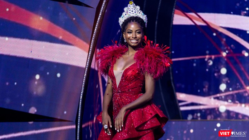 Hoa hậu Destiny Evelyn Wagner kêu gọi bảo vệ tài nguyên thiên nhiên, môi trường và chống lại nạn bạo hành, ngược đãi trẻ em…