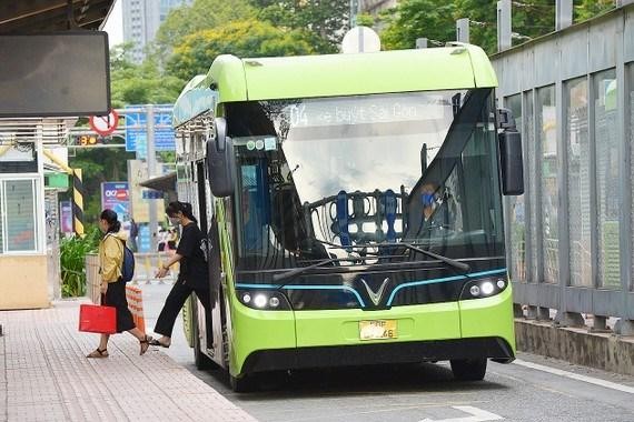 Xe buýt điện hoạt động tại TP.HCM, được kỳ vọng là một trong những giải pháp giảm phát thải