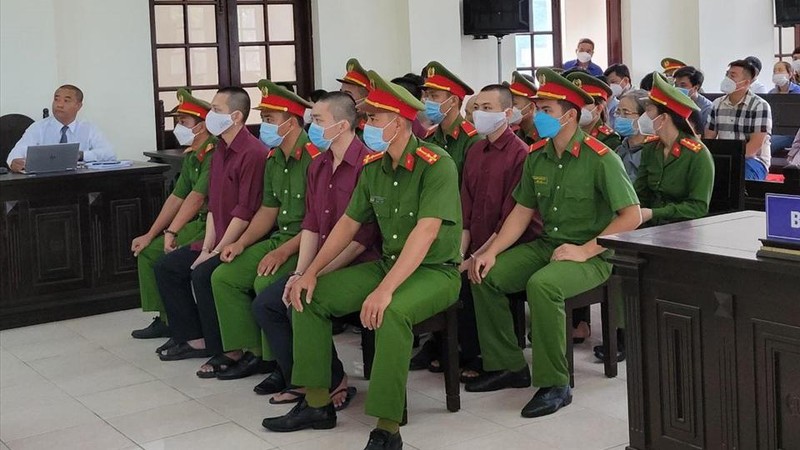 TAND huyện Đức Hòa vẫn đang tiếp tục xét xử sơ thẩm bị cáo Lê Tùng Vân và các đồng phạm tại Tịnh thất Bồng Lai. Ảnh: Lao động