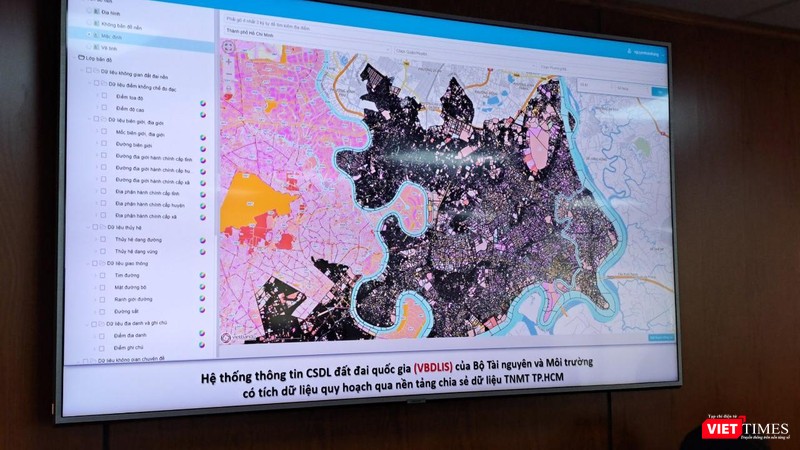 Hệ thống thông tin CSDL đất đai quốc gia của Bộ Tài nguyên và Môi trường có tích hợp dữ liệu quy hoạch qua nền tảng chia sẻ dữ liệu TNMT TP.HCM. Ảnh: Hòa Bình Hệ thống thông tin CSDL đất đai quốc gia của Bộ Tài nguyên và Môi trường có tích hợp dữ liệu quy hoạch qua nền tảng chia sẻ dữ liệu TNMT TP.HCM. Ảnh: Hòa Bình