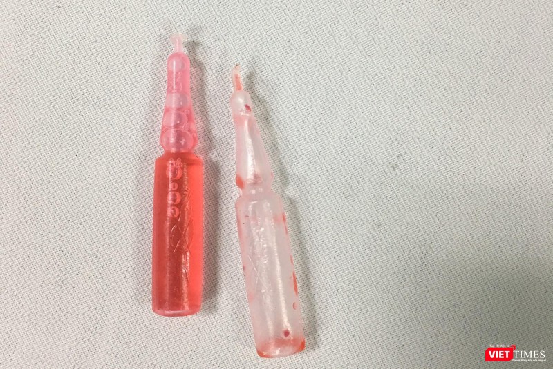 Ống thuốc diệt chuột có màu sắc sặc sỡ này là hóa chất rất độc hại, chỉ một lượng nhỏ có thể gây tử vong.