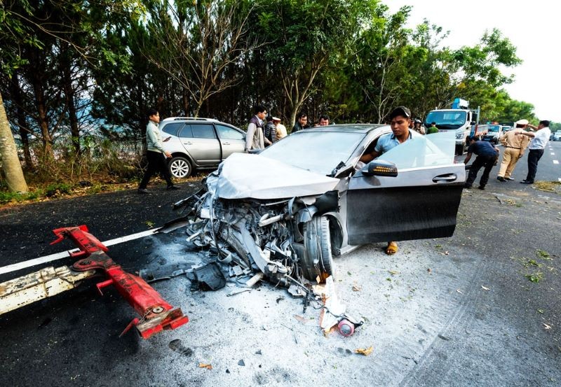 Những vụ tai nạn giao thông gây tang tóc cho biết bao gia đình sẽ không được giảm bớt nếu công cụ pháp lý duy nhất lại quá yếu ớt. Những vụ tai nạn giao thông gây tang tóc cho biết bao gia đình sẽ không được giảm bớt nếu công cụ pháp lý duy nhất lại quá yếu ớt.