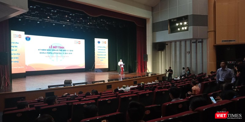 Buổi lễ mít tinh hưởng ứng Ngày dân số thế giới 11/7 diễn ra tại Hà Nội sáng nay
