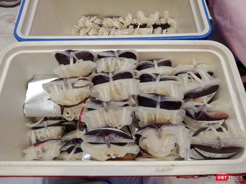 Những túi máu đầu tiên thu về chỉ sau 2 giờ đồng hồ khai mạc sự kiện Những túi máu đầu tiên thu về chỉ sau 2 giờ đồng hồ khai mạc sự kiện