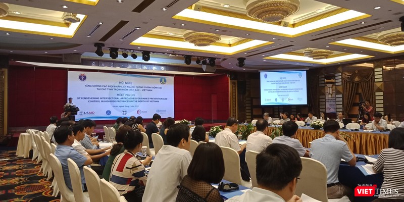 Các chuyên gia chia sẻ kinh nghiệm và các biện pháp tăng cường phòng, chống bệnh dại tại địa phương.