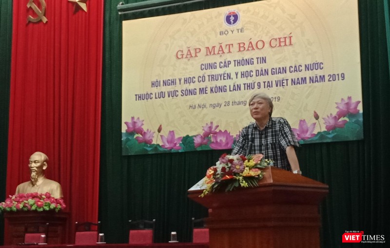 PGS.TS. Phạm Vũ Khánh - Cục trưởng Cục Quản lý Y dược cổ truyền, Bộ Y tế phát biểu trong buổi họp báo.