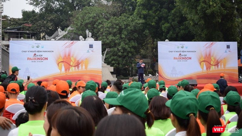 Buổi lễ phát động cuộc thi chạy được tổ chức trang trọng tại khu vực xung quanh bức tượng "Cảm tử cho Tổ quốc quyết sinh" (Hoàn Kiếm, Hà Nội).