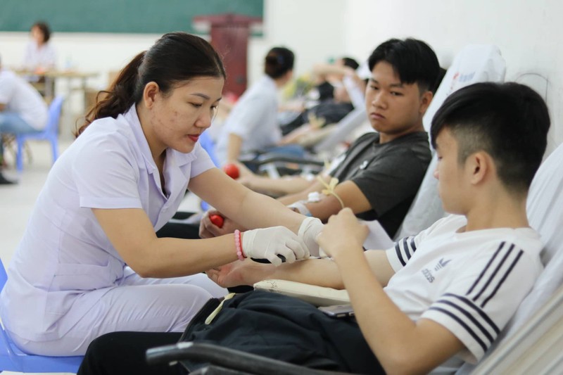 Cùng với Hà Nội, ở Đà Nẵng cũng khai mạc ngày hội và đã có nhiều bạn sinh viên tới hiến máu (Ảnh: Ban tổ chức)