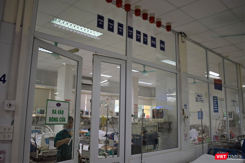 Khu vực điều trị hồi sức tích cực của Bệnh viện Bệnh Nhiệt đới Trung ương.