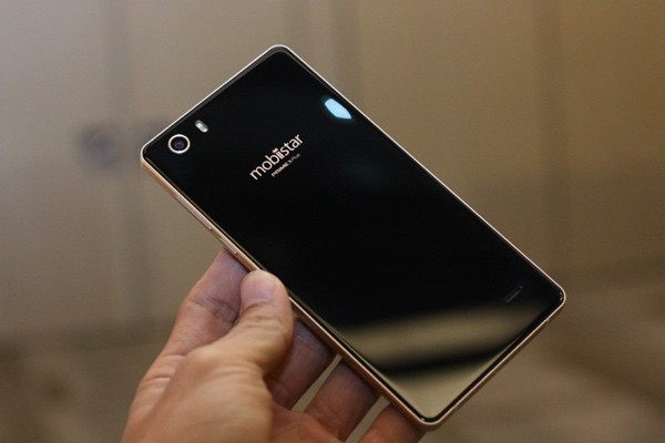 Chiếc máy được trang bị vi xử lý 4 nhân Coretex-A7, RAM 2GB, bộ nhớ trong 8GB, khe cắm thẻ tối đa 32GB. Camera chính của máy độ phân giải 8MP, camera phụ 5MP. Máy được bán giá 2.990.000 đồng.