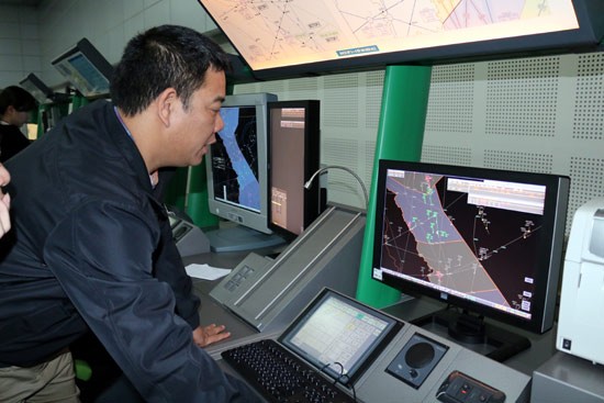 Cảnh sát giao thông đón Tết trên… trời ảnh 2