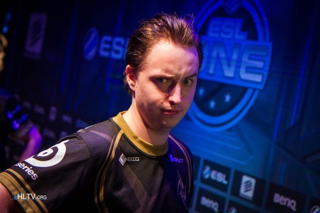 3 chuột chơi game cực lạ của cao thủ game bắn súng ảnh 4