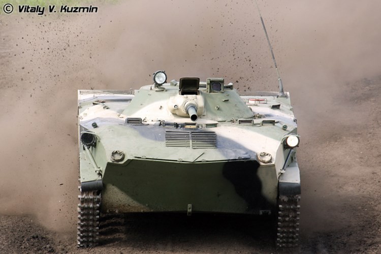 Cận cảnh xe tăng-thiết giáp Nga chạy, nhảy, bắn ảnh 9