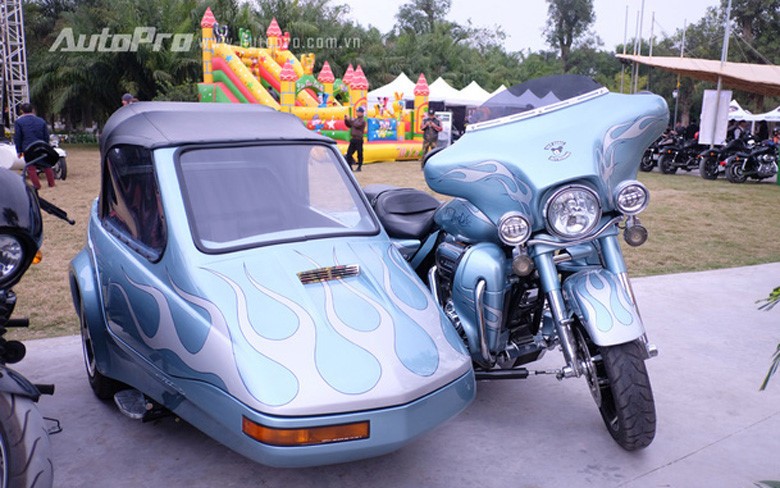 Choáng trước dàn mô-tô “khủng” tụ họp tại Hà Nội ảnh 12