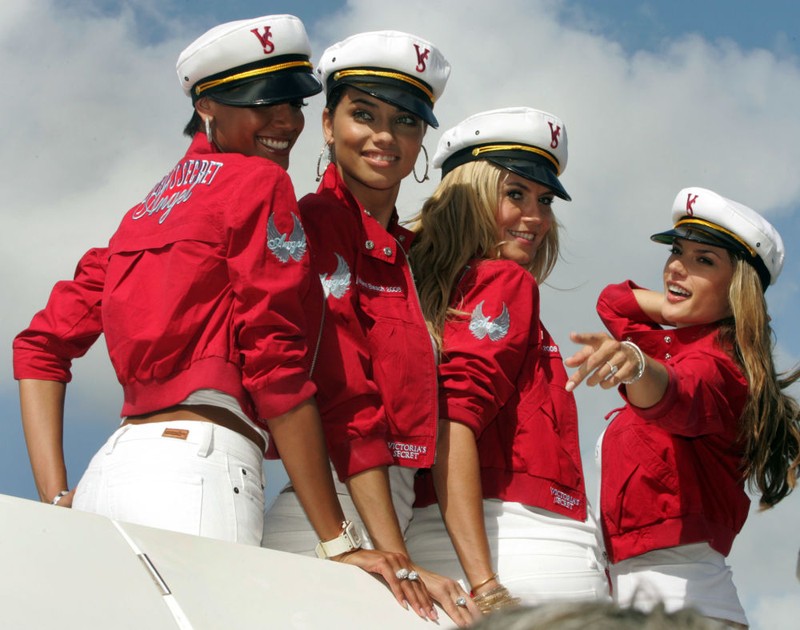 Vẻ đẹp hút mắt của thiên thần nội y Victoria’s Secret ảnh 9