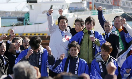 Thủ tướng Nhật "chọn cá" sau thảm hoạ rò rỉ phóng xạ Fukushima ảnh 4