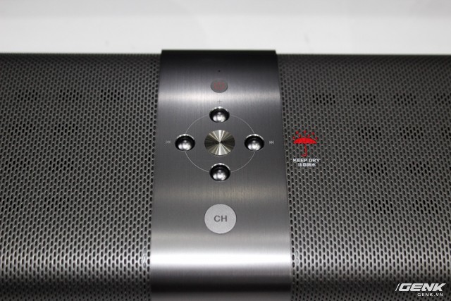 “Đập hộp” tivi màn hình cong mỏng hơn iPhone 6s của Xiaomi ảnh 6