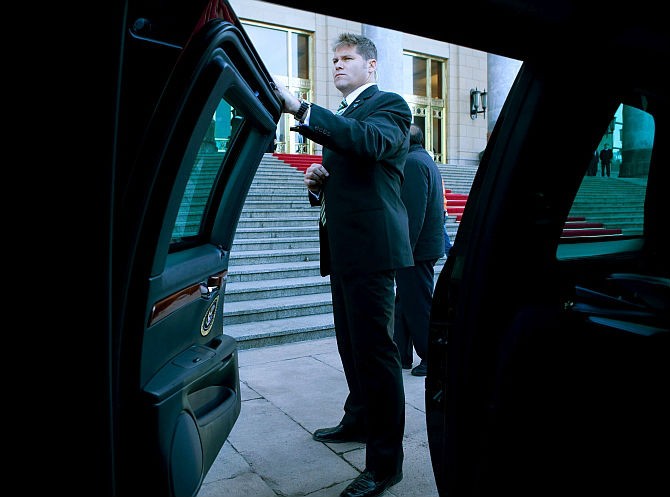 Video hiếm về chiếc limousine TT Obama đi khi sang Việt Nam ảnh 1 Video hiếm về chiếc limousine TT Obama đi khi sang Việt Nam ảnh 1