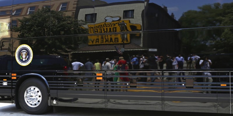 Video: Cận cảnh xe buýt bọc thép của Tổng thống Obama ảnh 9 Video: Cận cảnh xe buýt bọc thép của Tổng thống Obama ảnh 9