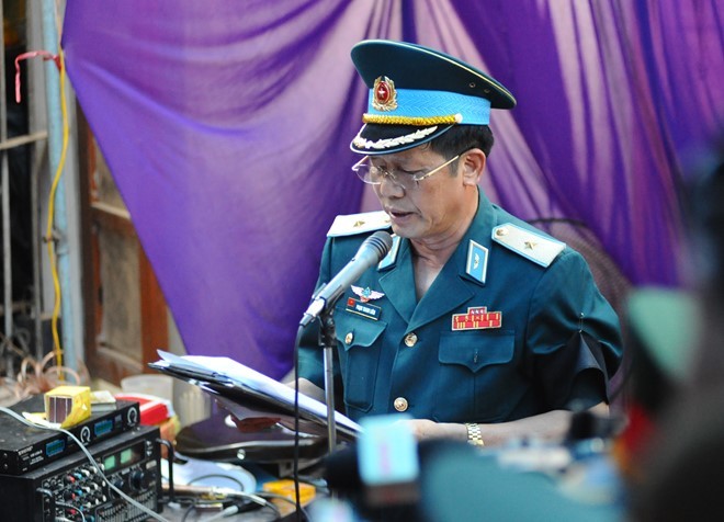 Video: Đẫm nước mắt lễ viếng ở quê nhà phi công Trần Quang Khải ảnh 8