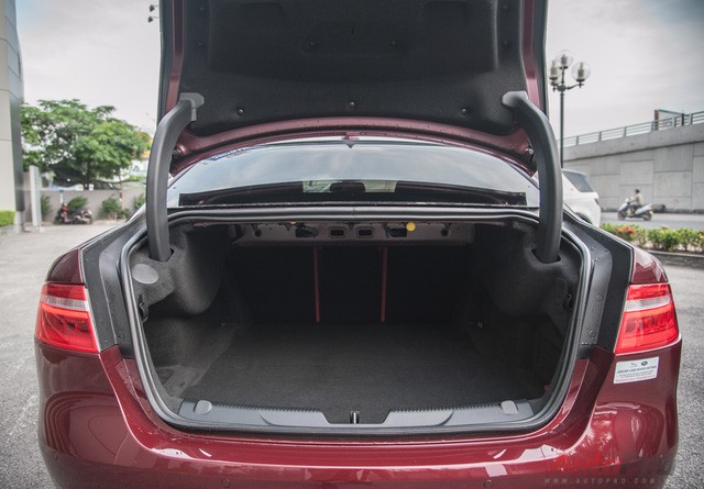 Cận cảnh "báo đỏ" Jaguar XE-S đầu tiên Việt Nam ảnh 7 Cận cảnh "báo đỏ" Jaguar XE-S đầu tiên Việt Nam ảnh 7
