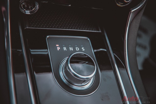 Cận cảnh "báo đỏ" Jaguar XE-S đầu tiên Việt Nam ảnh 11 Cận cảnh "báo đỏ" Jaguar XE-S đầu tiên Việt Nam ảnh 11