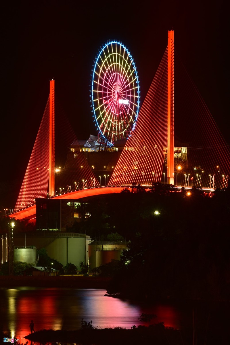 Cap treo 'xe bus hai tang' lo lung tren vinh Ha Long hinh anh 18