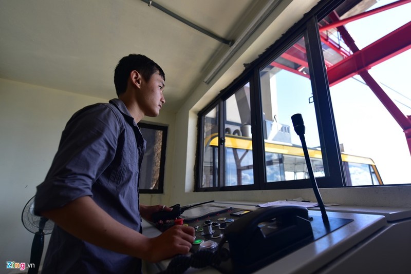 Cap treo 'xe bus hai tang' lo lung tren vinh Ha Long hinh anh 5