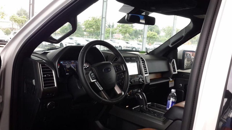 Xe bán tải hạng sang Ford F-150 Limited 2016 giá 1,4 tỷ đồng ảnh 6 Xe bán tải hạng sang Ford F-150 Limited 2016 giá 1,4 tỷ đồng ảnh 6