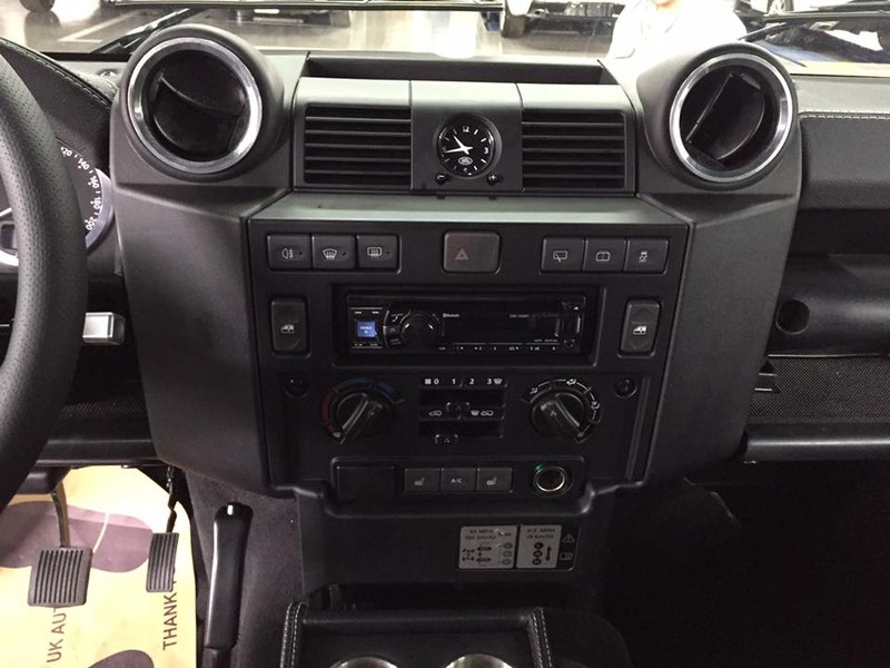 Cận cảnh “trâu lội nước” Land Rover vừa về Việt Nam ảnh 5