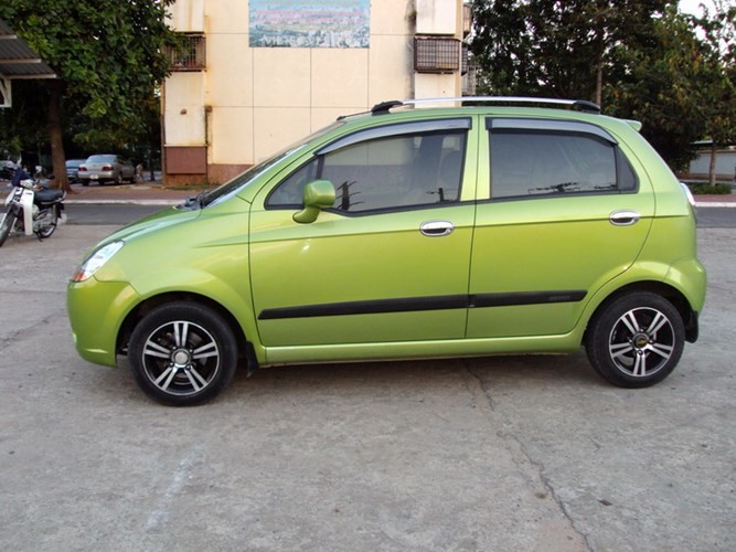 Chevrolet Spark Van sở hữu hệ thống khung gầm cùng dàn vỏ khá vững chắc - có thể được xem là ổn định nhất trong loạt xe cũ ở bài viết này. Chính nhờ hệ thống khung gầm ổn định đã giúp cho Spark Van được khá nhiều người tiêu dùng lựa chọn, đặc biệt là phái nữ và gia đình nhỏ