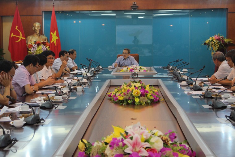 Thứ trưởng Bộ TT&TT Phan Tâm chủ trì phiên họp