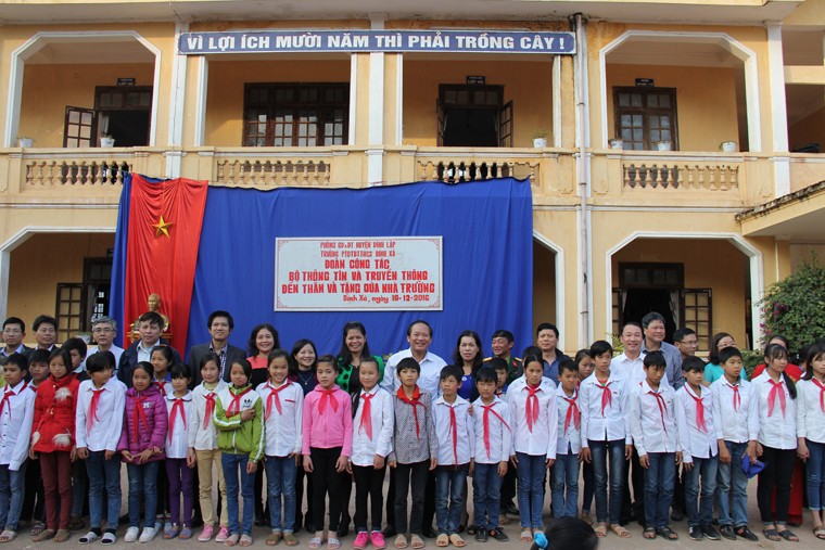 Bộ trưởng Trương Minh Tuấn thăm hỏi, động viên CBCS và nhân dân trên địa bàn huyện Đình Lập ảnh 8