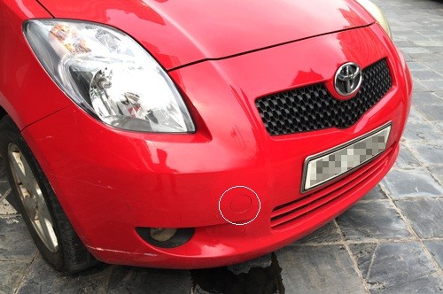 Vị trí nắp bình xăng xe  Một số tài xế rất luống cuống khi điều khiển xe mới vì không biết vị trí nắp bình xăng ở bên nào. Trên bảng điều khiển có một ký hiệu nhỏ hình tam giác cạnh bình xăng. Góc nhọn xoay về bên nào, nắp bình xăng sẽ nằm ở bên hông đó của xe.