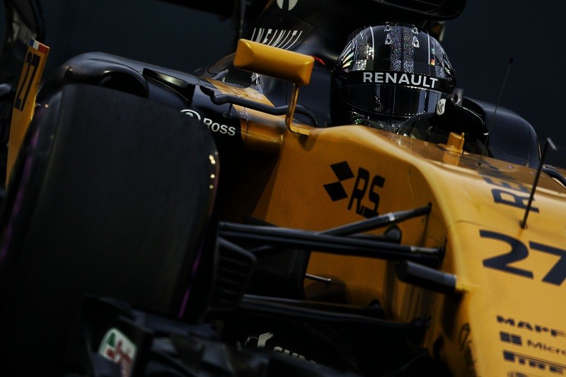 Cận cảnh những cỗ máy bốn bánh nhanh nhất hành tinh tại Singapore Grand Prix ảnh 2